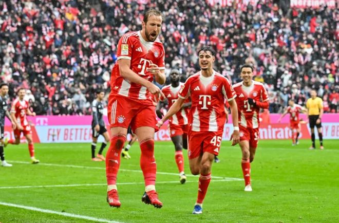 拜仁让三追四！凯恩补射破门，7场连入8球，巴特斯“送礼”